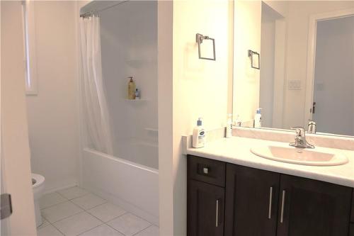 4256 Shuttleworth Drive, Niagara Falls, ON - Indoor Photo Showing Bathroom