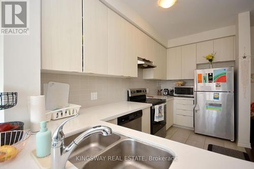 70 - 50 Edinburgh Drive, Brampton, ON - Indoor Photo Showing Kitchen With Double Sink