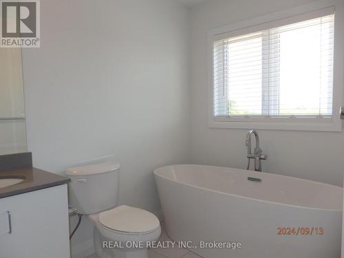 15 Cherry Blossom Heights, Hamilton (Sheldon), ON - Indoor Photo Showing Bathroom