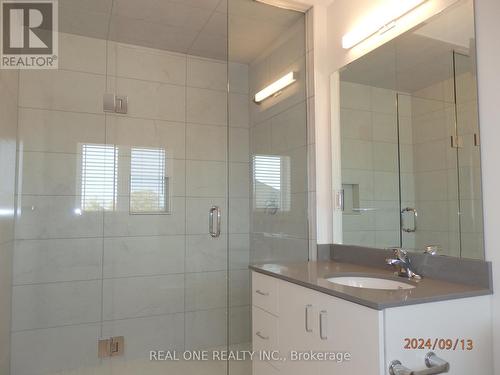 15 Cherry Blossom Heights, Hamilton (Sheldon), ON - Indoor Photo Showing Bathroom