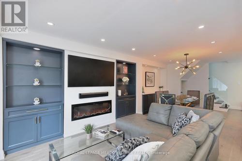 5226 Bushelgrove Circle, Mississauga (Central Erin Mills), ON - Indoor Photo Showing Living Room With Fireplace