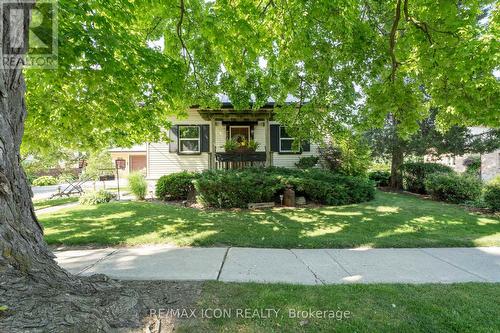 258 Anna Street S, North Middlesex (Parkhill), ON - Outdoor