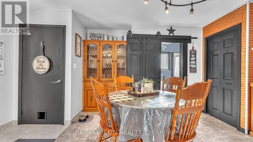 258 Anna Street S, North Middlesex (Parkhill), ON - Indoor Photo Showing Dining Room