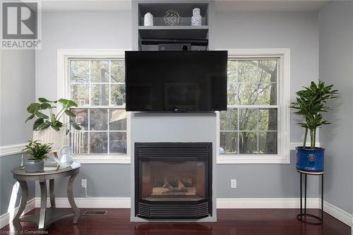 116 Darren Crescent, Cambridge, ON - Indoor Photo Showing Living Room With Fireplace