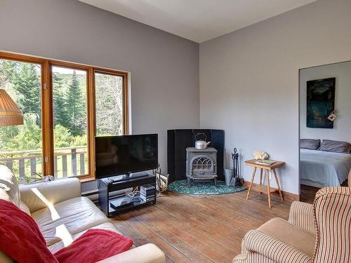 Salon - 2147 Ch. Du Lac-Quenouille, Val-Des-Lacs, QC - Indoor Photo Showing Living Room