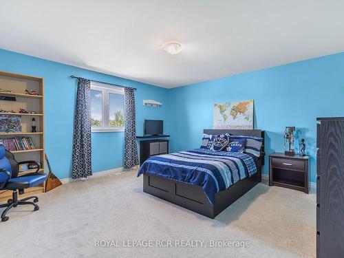 160 Shephard Ave, New Tecumseth, ON - Indoor Photo Showing Bedroom