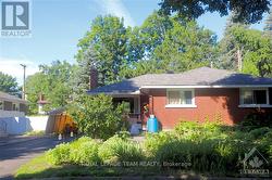 738 MANITOU DRIVE  Ottawa, ON K2A 3C7