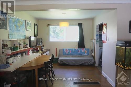 738 Manitou Drive, Ottawa, ON - Indoor Photo Showing Bedroom