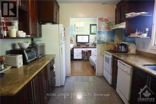 738 Manitou Drive, Ottawa, ON - Indoor Photo Showing Kitchen