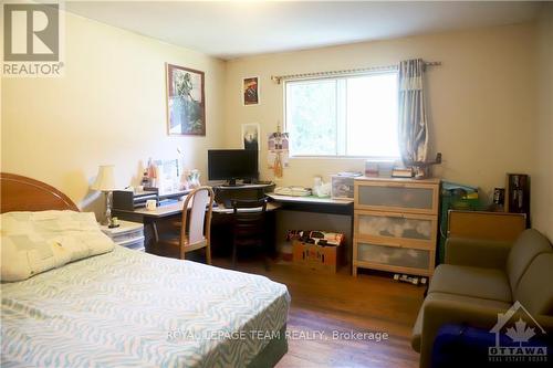 738 Manitou Drive, Ottawa, ON - Indoor Photo Showing Bedroom