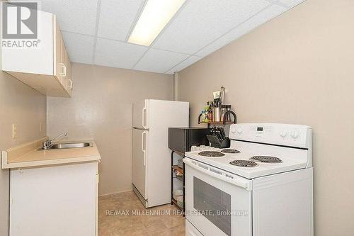 8456 9 Line, Halton Hills, ON - Indoor Photo Showing Kitchen