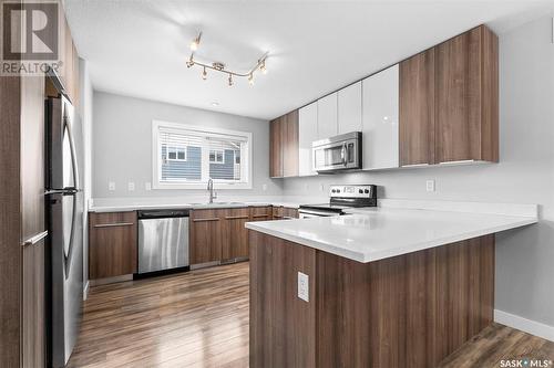 305 315 Kloppenburg Link, Saskatoon, SK - Indoor Photo Showing Kitchen