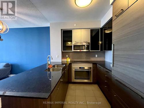 3202 - 5168 Yonge Street, Toronto, ON - Indoor Photo Showing Kitchen With Double Sink With Upgraded Kitchen