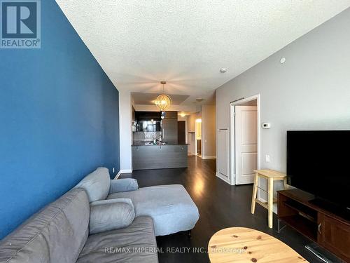 3202 - 5168 Yonge Street, Toronto, ON - Indoor Photo Showing Living Room