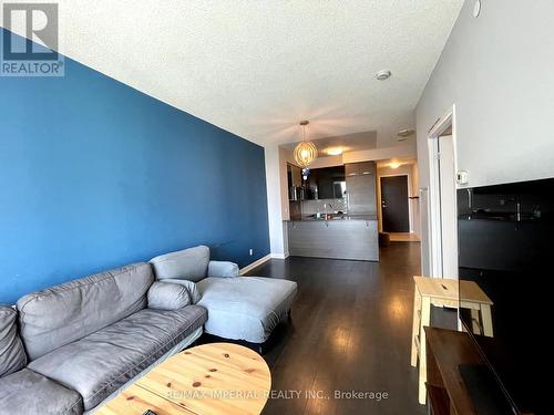 3202 - 5168 Yonge Street, Toronto, ON - Indoor Photo Showing Living Room