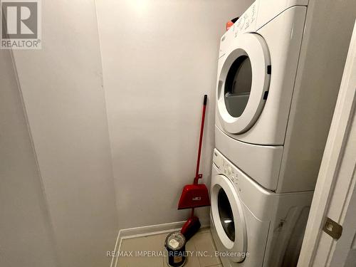 3202 - 5168 Yonge Street, Toronto, ON - Indoor Photo Showing Laundry Room