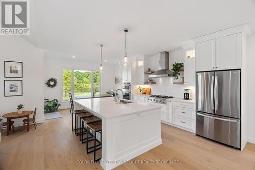 135 Foxborough Place, Thames Centre (Thorndale), ON - Indoor Photo Showing Kitchen With Stainless Steel Kitchen With Upgraded Kitchen