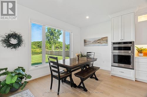 135 Foxborough Place, Thames Centre (Thorndale), ON - Indoor Photo Showing Dining Room