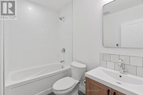 135 Foxborough Place, Thames Centre (Thorndale), ON - Indoor Photo Showing Bathroom