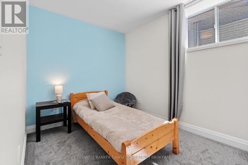 135 Foxborough Place, Thames Centre (Thorndale), ON - Indoor Photo Showing Bedroom