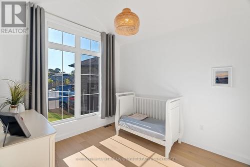 135 Foxborough Place, Thames Centre (Thorndale), ON - Indoor Photo Showing Bedroom