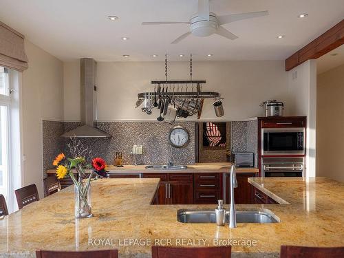 3030 Concession Road 3, Adjala-Tosorontio, ON - Indoor Photo Showing Kitchen With Double Sink With Upgraded Kitchen