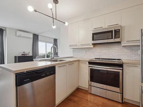 Kitchen - 511-1420 Rue Lucien-Paiement, Laval (Laval-Des-Rapides), QC - Indoor Photo Showing Kitchen