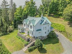 215 Ch. du Tour-du-Lac  Sainte-Agathe-Des-Monts, QC J8C 2Z7