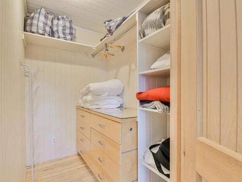 215 Ch. Du Tour-Du-Lac, Sainte-Agathe-Des-Monts, QC - Indoor With Storage