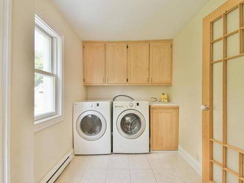 Laundry room - 215 Ch. Du Tour-Du-Lac, Sainte-Agathe-Des-Monts, QC - Indoor Photo Showing Laundry Room