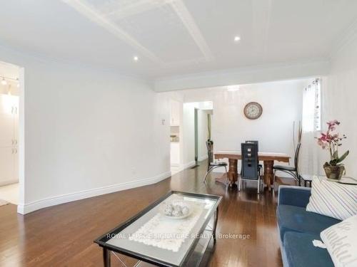 5 Ripon Rd, Toronto, ON - Indoor Photo Showing Living Room