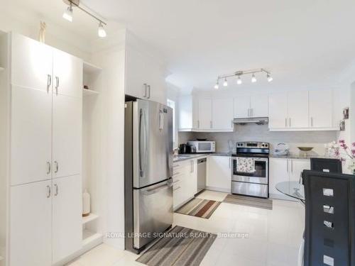 5 Ripon Rd, Toronto, ON - Indoor Photo Showing Kitchen