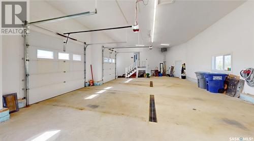 111 Warkentin Road, Swift Current Rm No. 137, SK - Indoor Photo Showing Garage