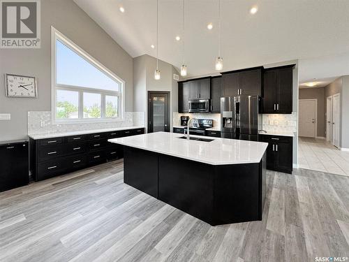 111 Warkentin Road, Swift Current Rm No. 137, SK - Indoor Photo Showing Kitchen With Stainless Steel Kitchen With Upgraded Kitchen