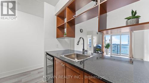 2019 - 135 Village Green Square, Toronto (Agincourt South-Malvern West), ON - Indoor Photo Showing Kitchen