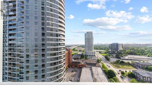 2019 - 135 Village Green Square, Toronto (Agincourt South-Malvern West), ON - Outdoor