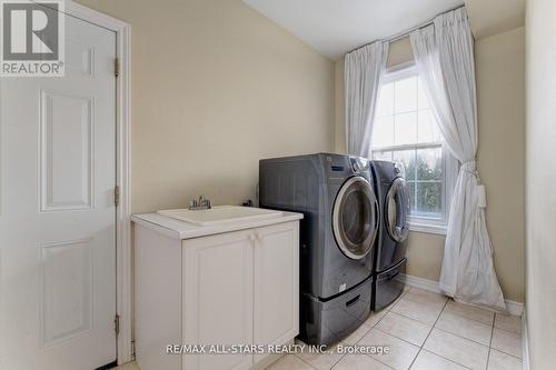 18 Orr Farm Road, Markham, ON - Indoor Photo Showing Laundry Room