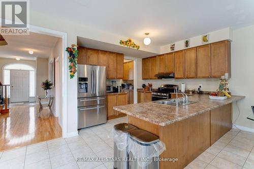 18 Orr Farm Road, Markham, ON - Indoor Photo Showing Kitchen With Double Sink