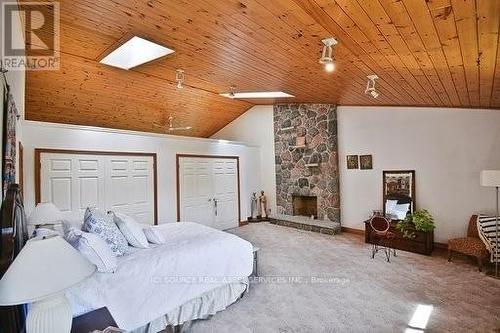 4282 Vivian Road, Whitchurch-Stouffville, ON - Indoor Photo Showing Bedroom