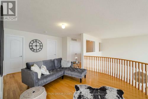 25 Waterview Road, Wasaga Beach, ON - Indoor Photo Showing Living Room