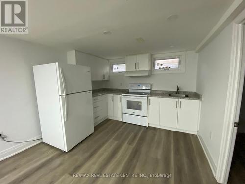 5 Tullamore Road, Brampton (Brampton East), ON - Indoor Photo Showing Kitchen