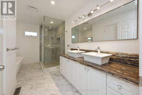 3294 Trelawny Circle, Mississauga (Meadowvale), ON - Indoor Photo Showing Bathroom