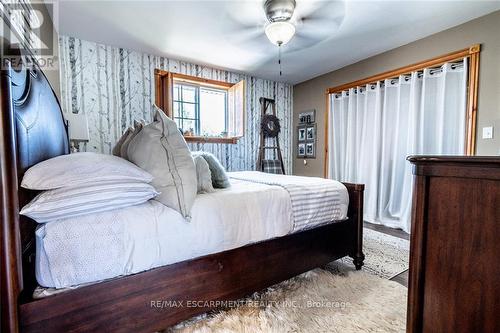 152 Kingsway Street, Welland, ON - Indoor Photo Showing Bedroom