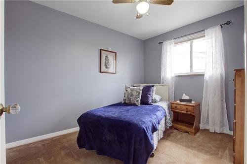 247 Fernwood Crescent, Hamilton, ON - Indoor Photo Showing Bedroom