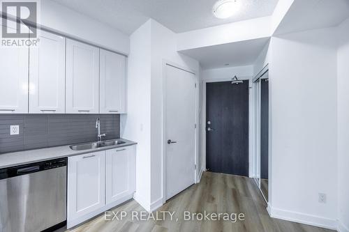 902 - 50 Bruyeres Mews, Toronto (Niagara), ON - Indoor Photo Showing Kitchen With Double Sink