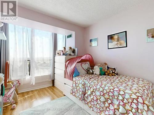 707 - 12 Laurelcrest Street, Brampton (Queen Street Corridor), ON - Indoor Photo Showing Bedroom