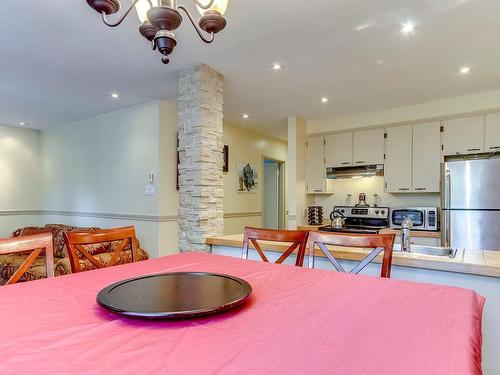 Dining room - 303-556 Ch. Réal, Sutton, QC - Indoor Photo Showing Kitchen With Double Sink