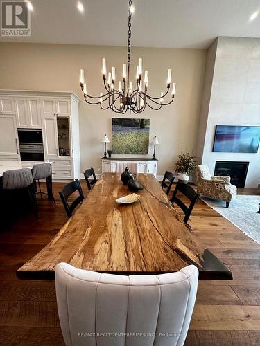 13 - 133 Georgian Bay Lane, Blue Mountains, ON - Indoor Photo Showing Dining Room