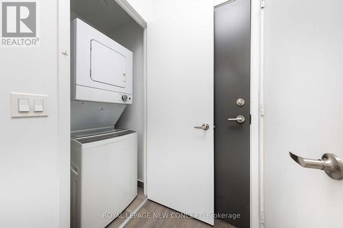 2604 - 5180 Yonge Street, Toronto (Willowdale West), ON - Indoor Photo Showing Laundry Room