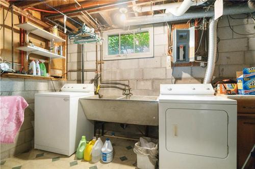 679 Niagara Street N, Welland, ON - Indoor Photo Showing Laundry Room